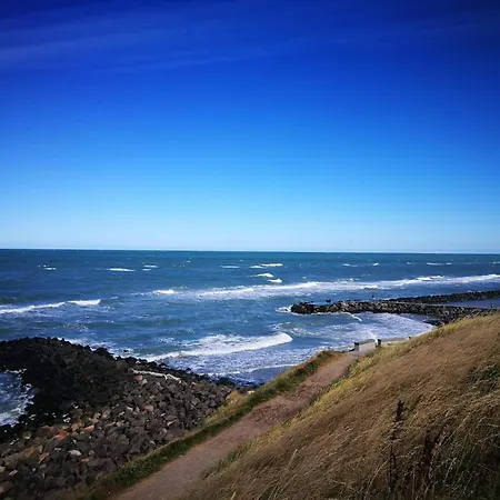 4 Person In Hjorring-by Traum * イェリング