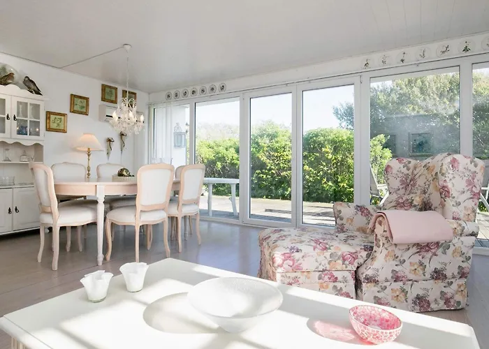 4 Person In Hjorring-by Traum イェリング